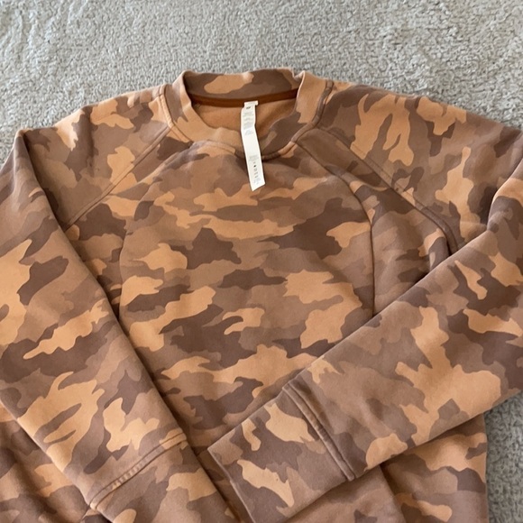 Lululemon Camouflage Sweatshirt - Picture 4 of 9